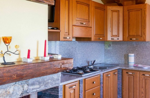 Peglio Casa | Maravillosa casa de vacaciones privada con TV, terraza, mascotas permitida y aparcamiento