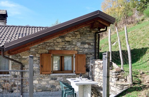 Peglio Casa | Maravillosa casa de vacaciones privada con TV, terraza, mascotas permitida y aparcamiento