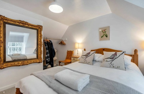 Invermoriston Casa | Estupenda casa de vacaciones privada para 4 personas con WIFI, TV, patio y aparcamiento