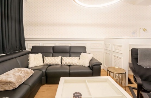Blankenberge Villa | Beautiful private villa for 10 people with WIFI, balcony and pets allowed