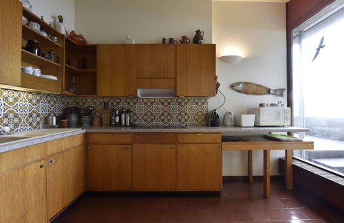 Montreux Villa | Estupenda casa de vacaciones privada con WIFI, TV, terraza, mascotas permitida y aparcamiento