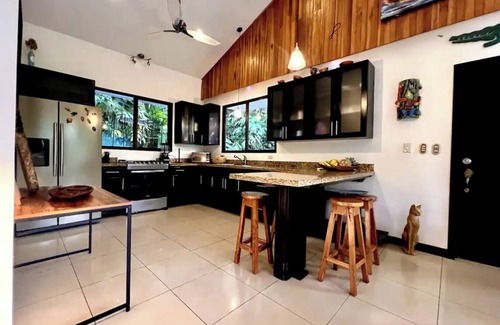 Manuel Antonio Villa | Beautiful private villa w private pool