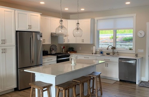 Penn Yan Casa | Beautiful private Custom new build 5 bedroom Keuka lake house on lower road