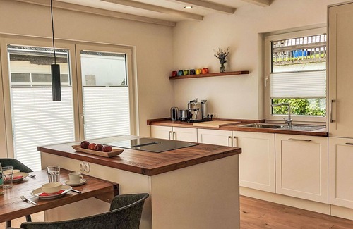 Hallenberg Casa | Estupenda casa de vacaciones privada para 4 personas con WIFI, TV, terraza y aparcamiento