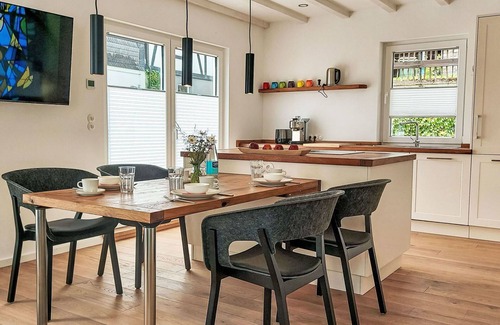 Hallenberg Casa | Estupenda casa de vacaciones privada para 4 personas con WIFI, TV, terraza y aparcamiento