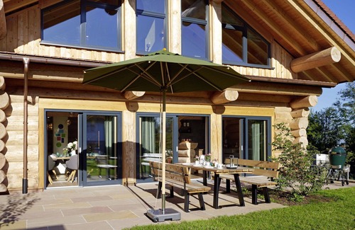 Heitersheim Casa | Casa de vacaciones privada con WIFI, piscina, jacuzzi, TV, patio, mascotas permitida, aparcamiento