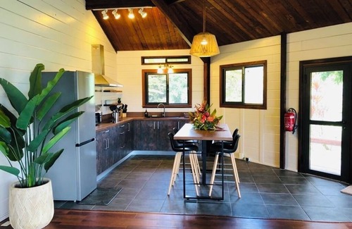 Pihaena Casa | ***** Casa privada de dos dormitorios con impresionantes vistas de la bahía de Opunohu