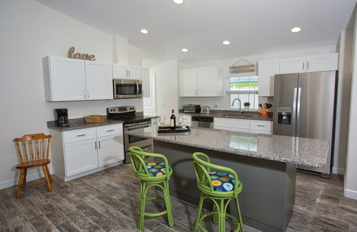 Englewood East Casa | Hermosa cabaña privada e inmaculada- Sunny-Side-Up 4. 7 millas de la playa de Englwood