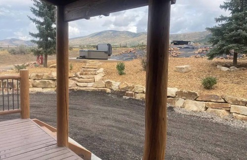 Snowbird Cabina | Beautiful Private Luxury Cabin with Hot Tub