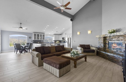 Santa Clarita Casa | Beautiful private mountain estate on 10 acres
