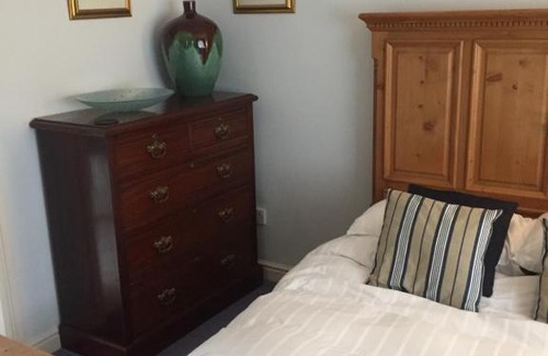 Peterborough Casa | Beautiful private room with Kingsize bed and large private en-suite