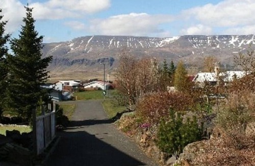 Mosfellsbaer Apartamento | Beautiful Private small room in a Beautiful Nature area