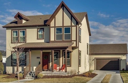 Daybreak Casa | beautiful, private, roomy home