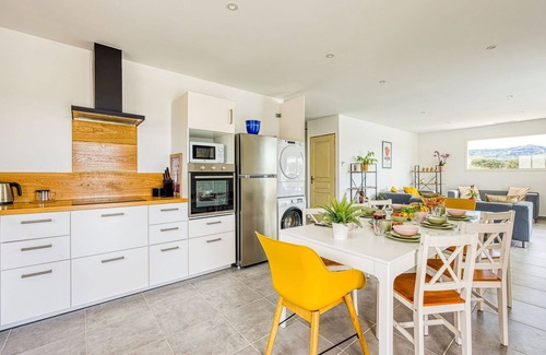 Goudargues Casa | Casa de vacaciones privada con WIFI, piscina privada, A/C, TV, terraza, vista panorámica