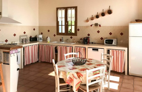 Lalandusse Villa | Preciosa casa de vacaciones privada con piscina privada, WIFI, A/C, TV, terraza, aparcamiento