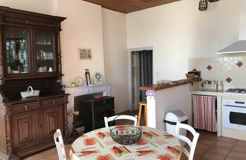 Lalandusse Villa | Preciosa casa de vacaciones privada con piscina privada, WIFI, A/C, TV, terraza, aparcamiento