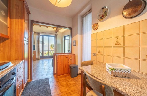 Brezzo di Bedero Casa | Maravillosa casa de vacaciones privada con WIFI, TV, terraza, mascotas permitida y aparcamiento