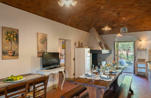 Montevarchi Villa | Casa de vacaciones privada con WIFI, piscina privada, TV, balcón, vista panorámica, aparcamiento