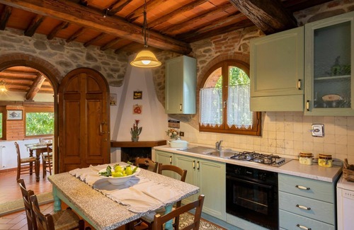 Montevarchi Villa | Casa de vacaciones privada con WIFI, piscina privada, TV, balcón, vista panorámica, aparcamiento