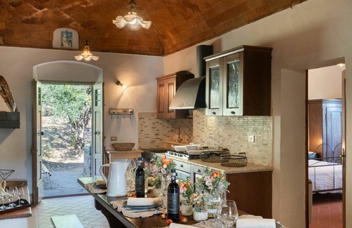 Montevarchi Villa | Casa de vacaciones privada con WIFI, piscina privada, TV, balcón, vista panorámica, aparcamiento