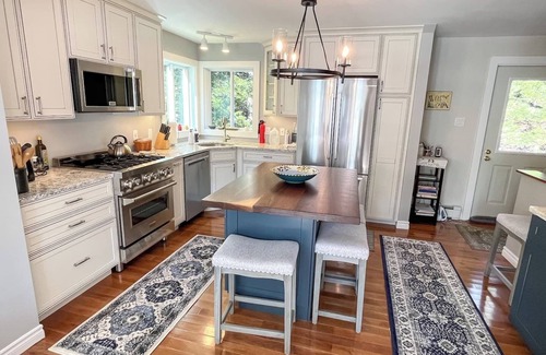 Waitsfield Casa | Beautiful Private Vermont Home 2 minutes to Sugarbush Resort at Mt. Ellen with views of the slopes