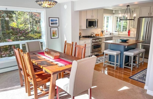 Waitsfield Casa | Beautiful Private Vermont Home 2 minutes to Sugarbush Resort at Mt. Ellen with views of the slopes