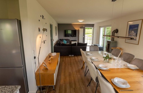 Loffingen Casa | Maravillosa casa de vacaciones privada con WIFI, TV, terraza, vista panorámica, aparcamiento