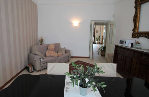 Castronno Villa | Preciosa casa de vacaciones privada para 10 personas con WIFI, A/C, TV, terraza y aparcamiento