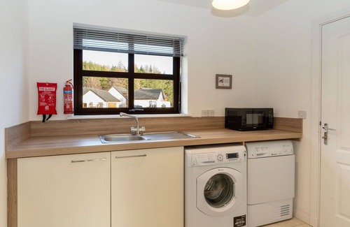 Aviemore Villa | Preciosa casa de vacaciones privada para 8 personas con WIFI, TV, patio y aparcamiento