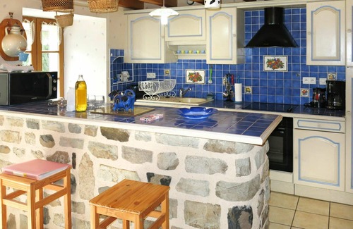 Chamalieres-sur-Loire Casa | Maravillosa casa de vacaciones privada con WIFI, TV, terraza, mascotas permitida y aparcamiento