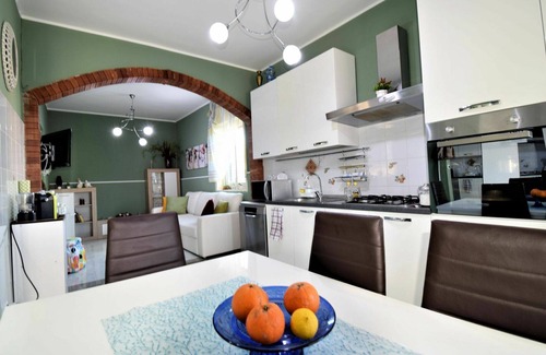 Augusta Casa | Estupenda casa de vacaciones privada con WIFI, A/C, piscina privada, TV, patio, aparcamiento