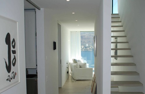 Brissago Villa | Beautiful private villa for 4 people with WIFI, TV, patio, pets allowed, panoramic view and park...