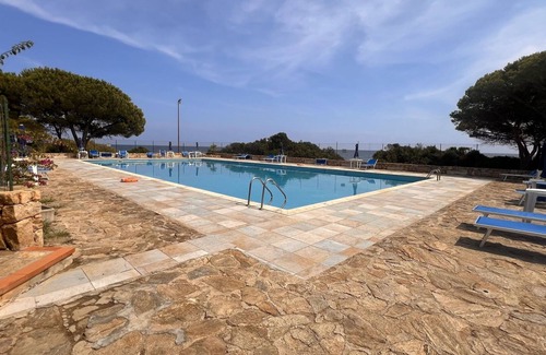 Baia Sant'Anna Villa | Maravillosa casa de vacaciones privada con WIFI, piscina, A/C, TV, vista panorámica y aparcamiento