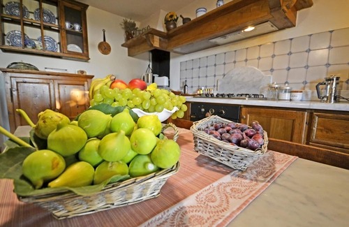 Cortona Villa | Casa de vacaciones privada con piscina privada, WIFI, TV, patio, vista panorámica, aparcamiento