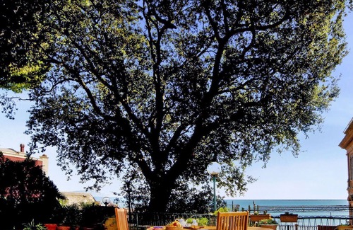 Formia Villa | Estupenda casa de vacaciones privada con WIFI, A/C, TV, terraza, mascotas permitida y aparcamiento