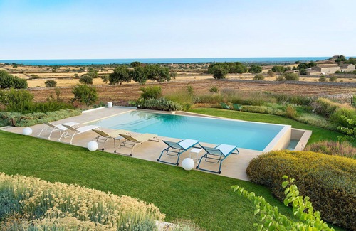 Modica Villa | Casa de vacaciones privada con jacuzzi, A/C, sauna, WIFI, piscina privada, TV, terraza