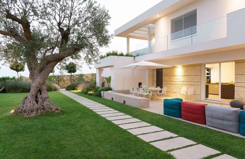 Modica Villa | Casa de vacaciones privada con jacuzzi, A/C, sauna, WIFI, piscina privada, TV, terraza