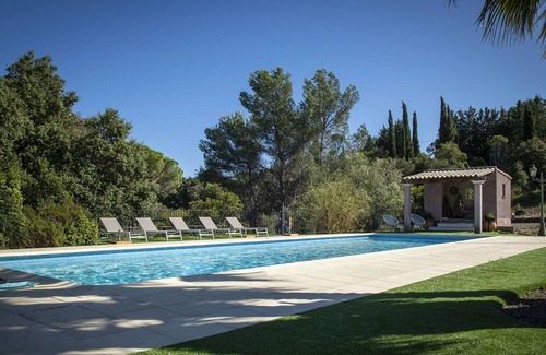 Saint-Raphael Villa | Mas Provenzal en el corazón del Esterel con piscina, tenis, 4 habitaciones, 8 pers.