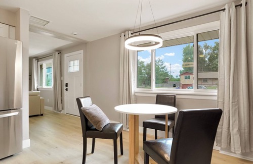 Arvada Casa | Beautiful Quite Furnished Home in Arvada - 10473