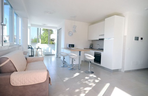 Lido delle Nazioni Apartamento | Beautiful renovated apartment with 50m2 terrace