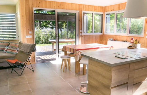 Hourtin Casa | Hermosa casa de madera reciente y confortable, a 200 metros del lago, a lo largo del carril bici