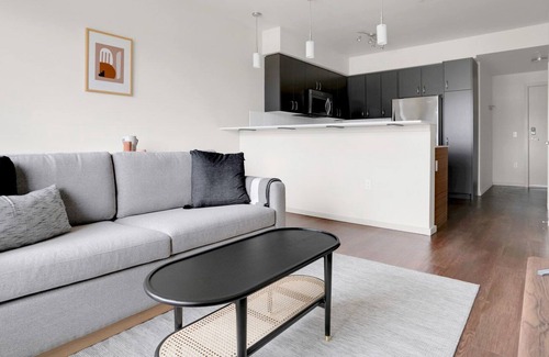 Downtown Apartamento | Beautiful Redmond 1BR w/ Gym, W/D & Courtyard, near Busses, by Blueground