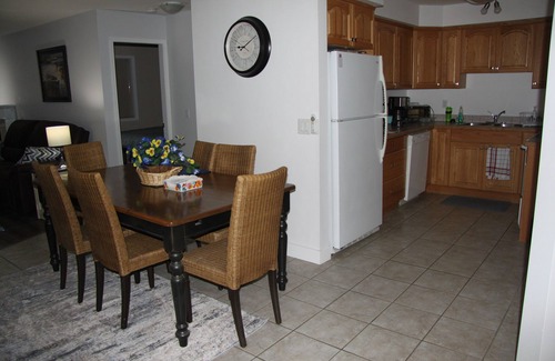Okanagan-Similkameen Condominio | Beautiful relaxing large condo, steps from the beach.