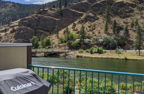 Okanagan-Similkameen Condominio | Beautiful relaxing large condo, steps from the beach.