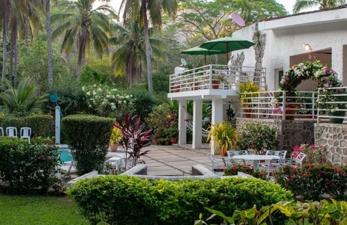Mizata Casa | Beautiful Relaxing Home Just 3 min from the beach!