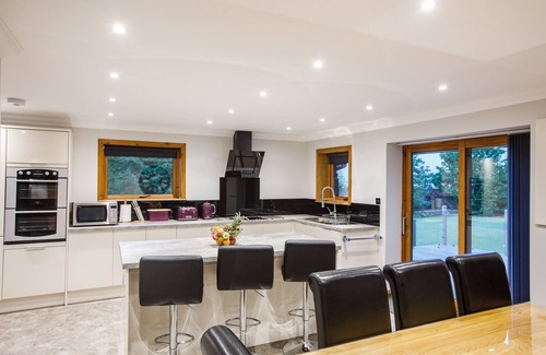 Auchterhouse Casa | Hermosa casa relajante en una ubicación fantástica y tranquila cerca de Dundee con jacuzzi