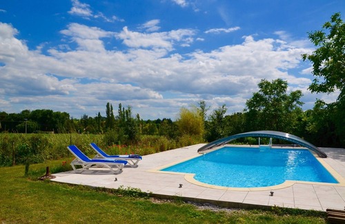 Juignac Casa | Hermosa casa restaurada y granero con piscina privada