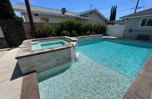 Fullerton Casa | Beautiful Remodel 3 Bedroom 2 bathroom Home with Pool & Jacuzzi