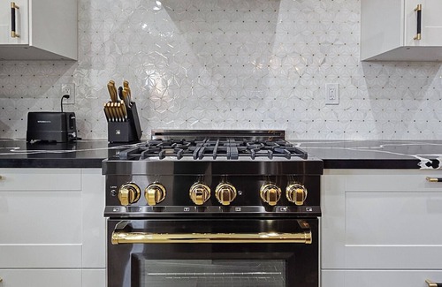 Bard Casa | Beautiful remodeled 4-bedroom plus an office house in SOHI, close to the strip!