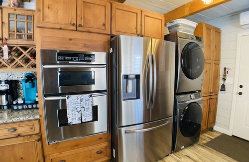 McCall Casa | Beautiful Remodeled Dog-Friendly In-Town 3/2 Cabin